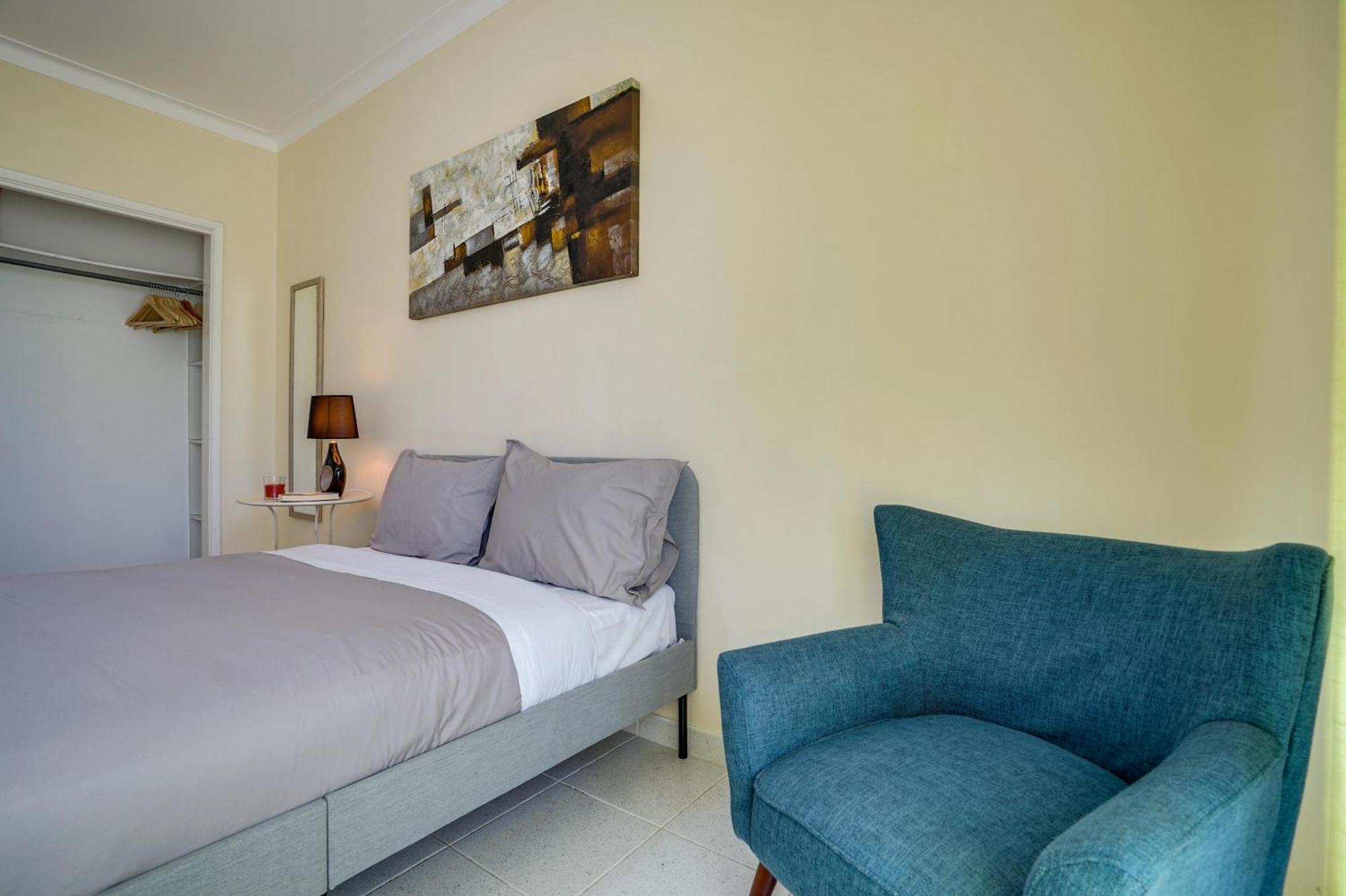 Sun & Surf Apartment